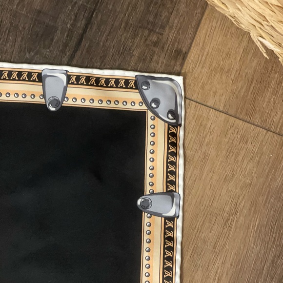 Louis Vuitton Silk Scarf • Trunks Motif • Iconic Design - Picture 5 of 7